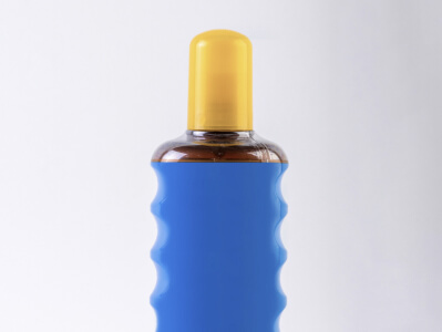 Packaging with thermoresistant label