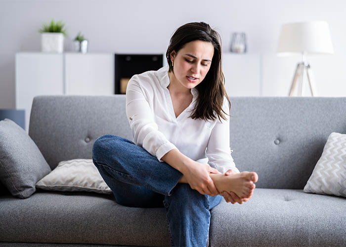 Как вернуть коже стоп мягкость? Боремся с натоптышами