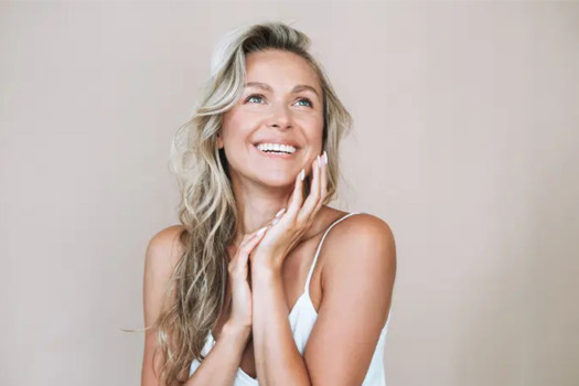 Как восстановить обветренные губы: тонкости SOS*-ухода