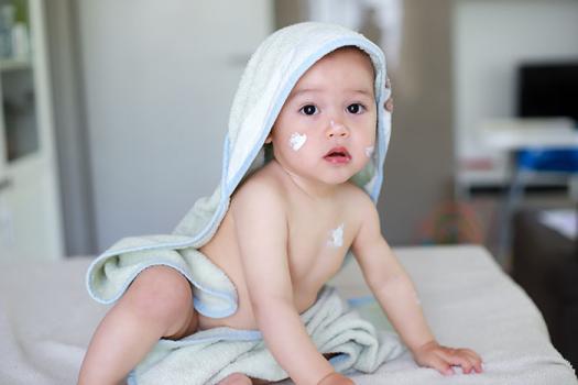 Причины и лечение сухой кожи у ребенка