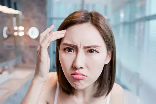 Почему появляются прыщи на лице