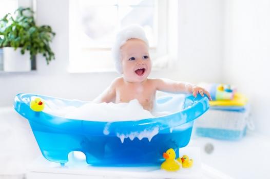 Советы экспертов для приятного и бережного купания ребенка