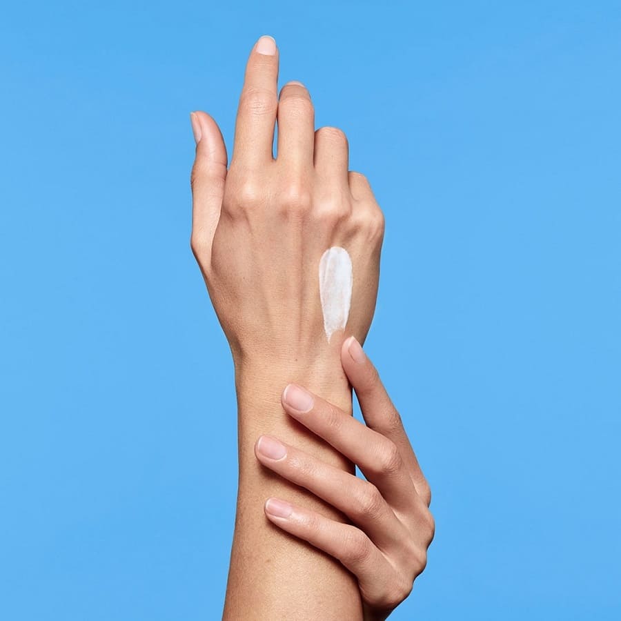 Особенности ухода за сухой кожей рук